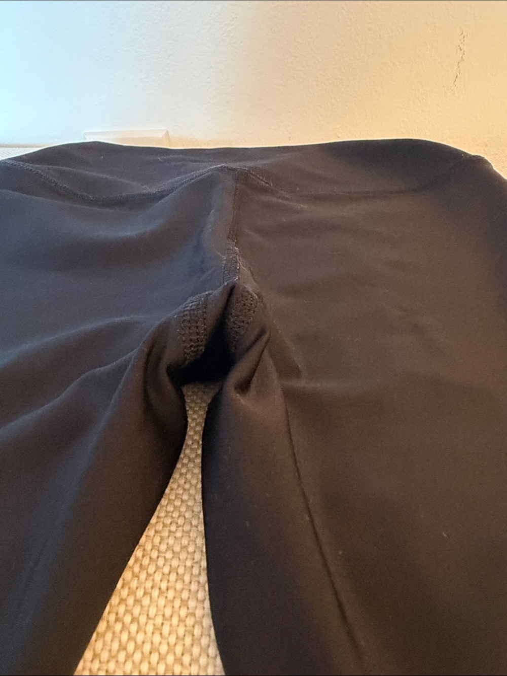 ALO Yoga High Waisted Black Leggings - Picture 4 of 5